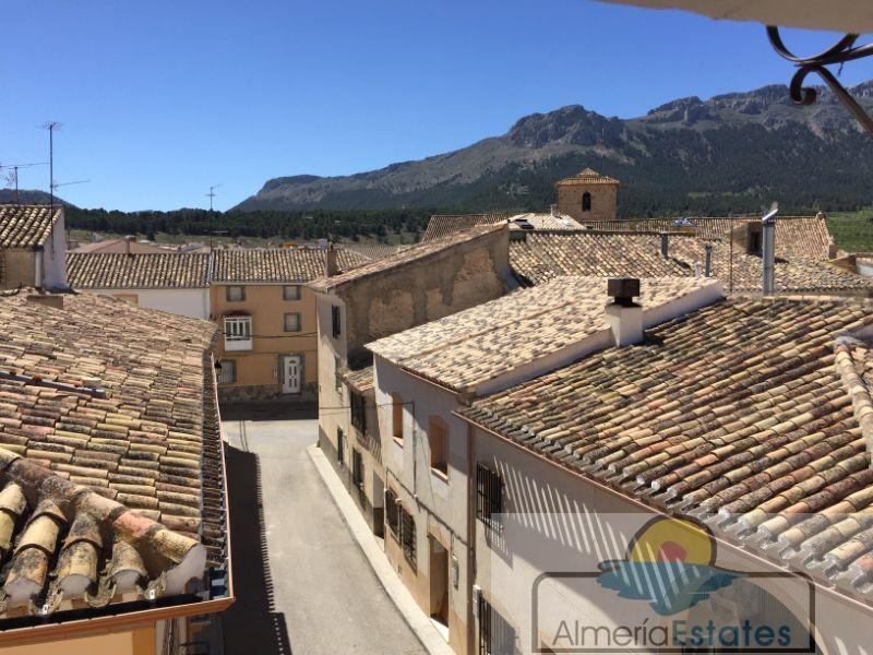 For sale of house in María