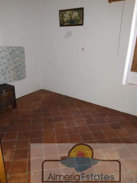 For sale of house in María