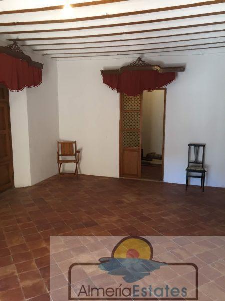 For sale of house in María