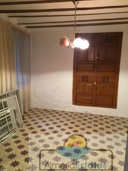For sale of house in María