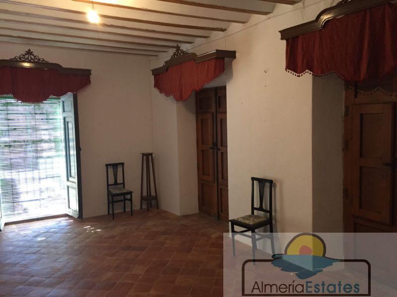 For sale of house in María