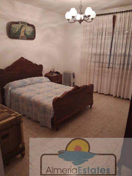 Venta de casa en Cúllar