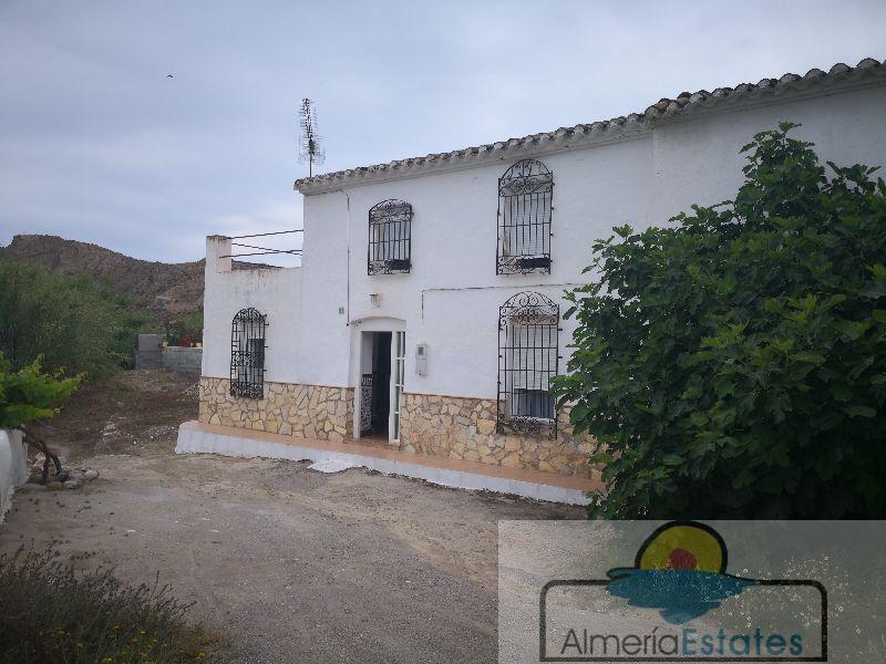 For sale of house in Arboleas