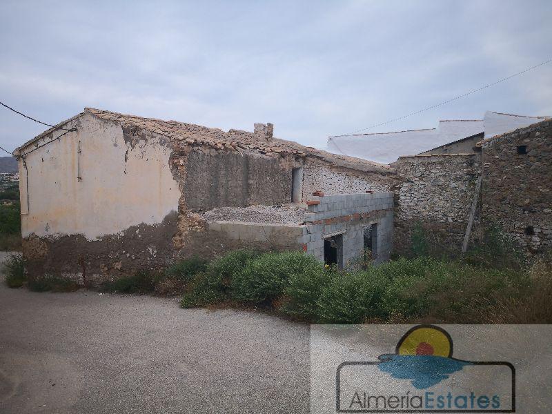 For sale of house in Arboleas