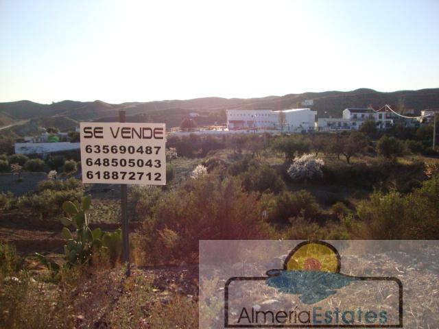 Venta de terreno en Taberno