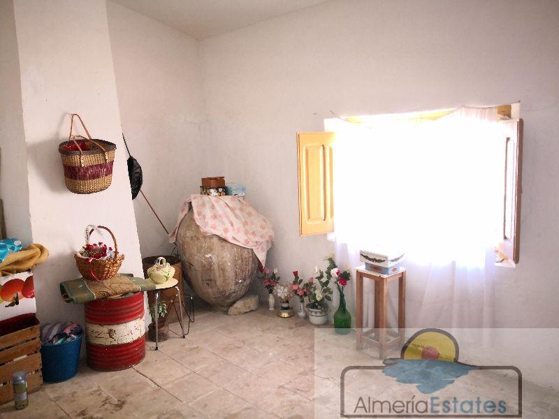 Venta de casa en Somontín