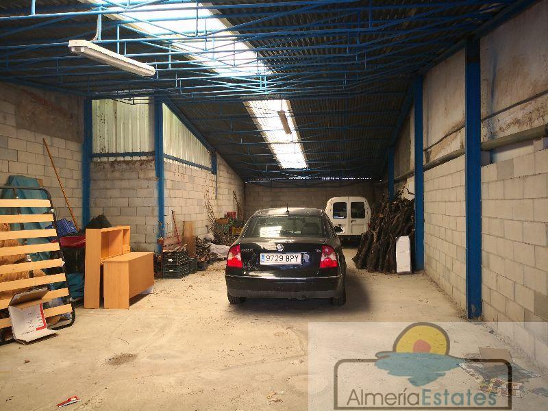 For sale of garage in Fines