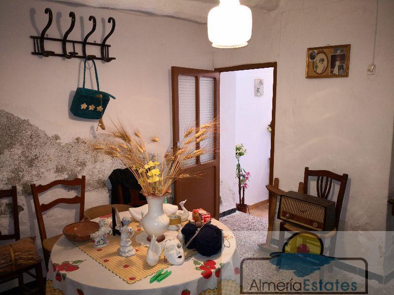 Venta de casa en Somontín