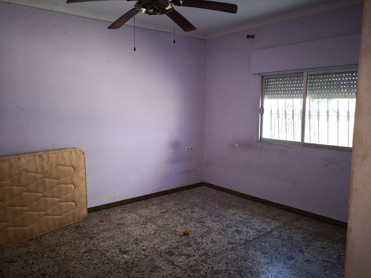 For sale of house in Fines