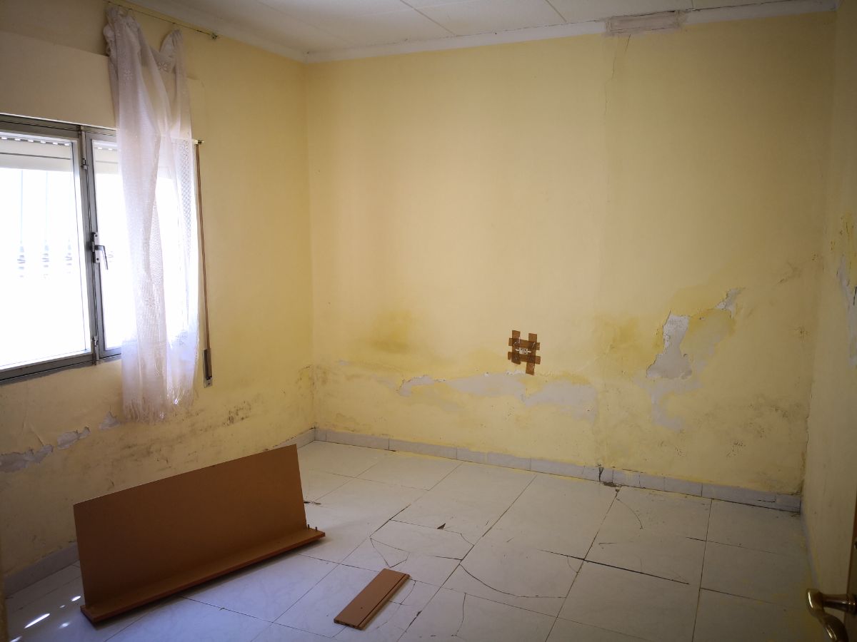 For sale of house in Fines