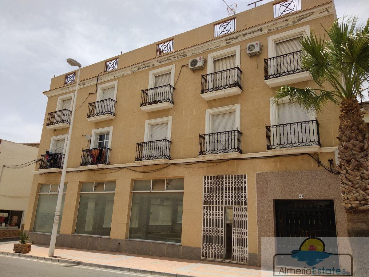 For sale of commercial in Zurgena