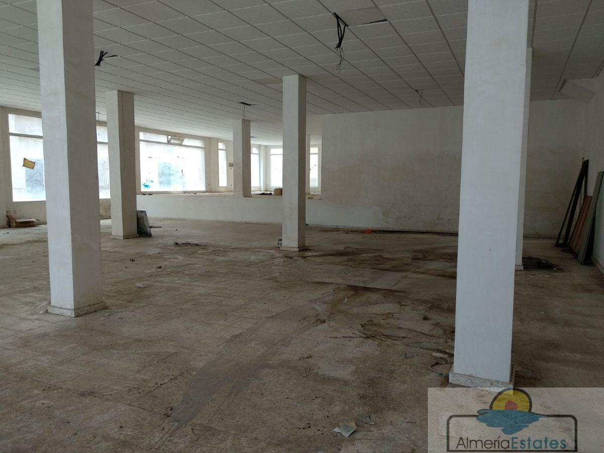 For sale of commercial in Zurgena