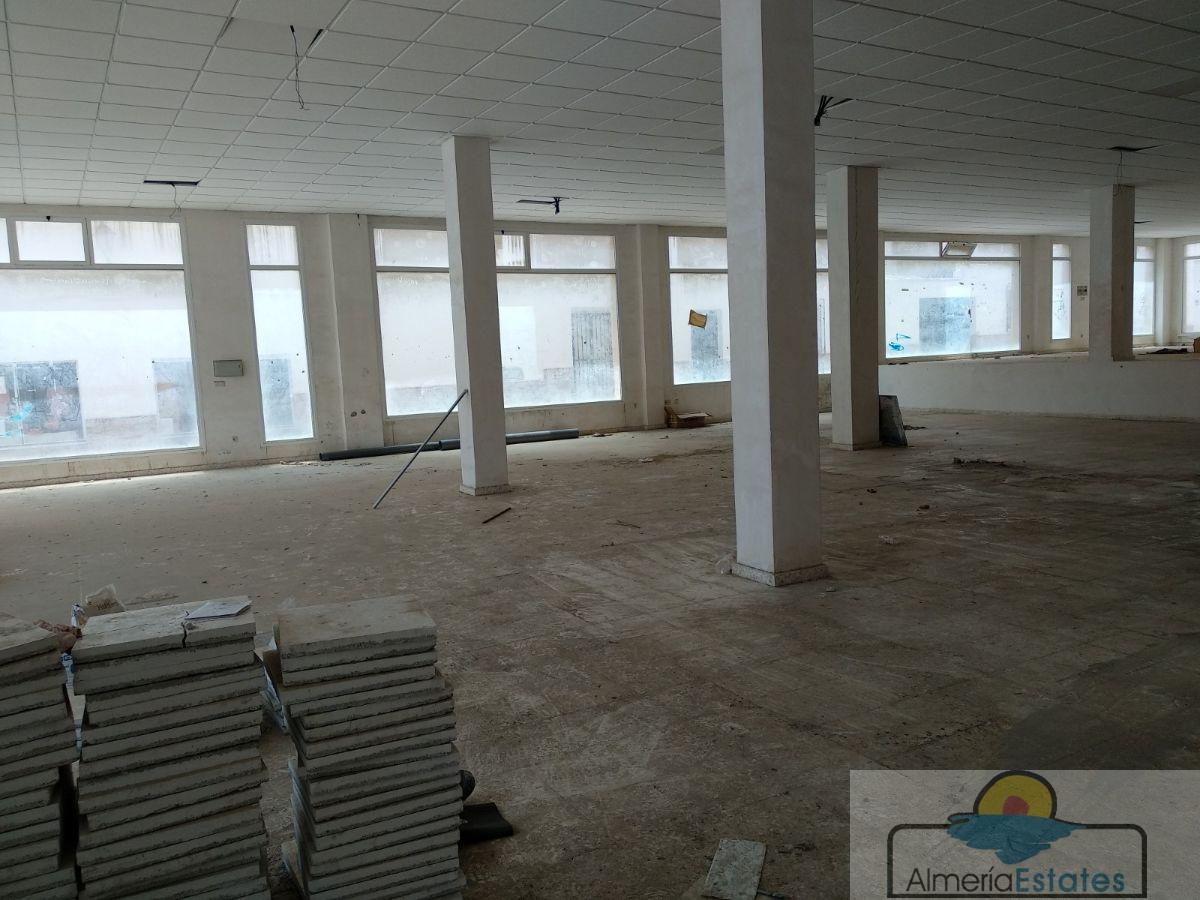 For sale of commercial in Zurgena