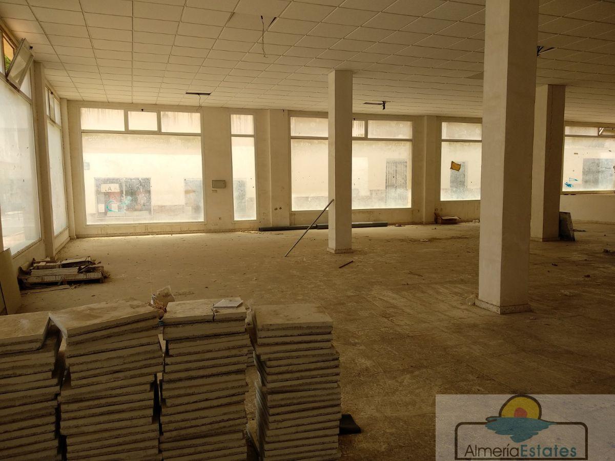 For sale of commercial in Zurgena