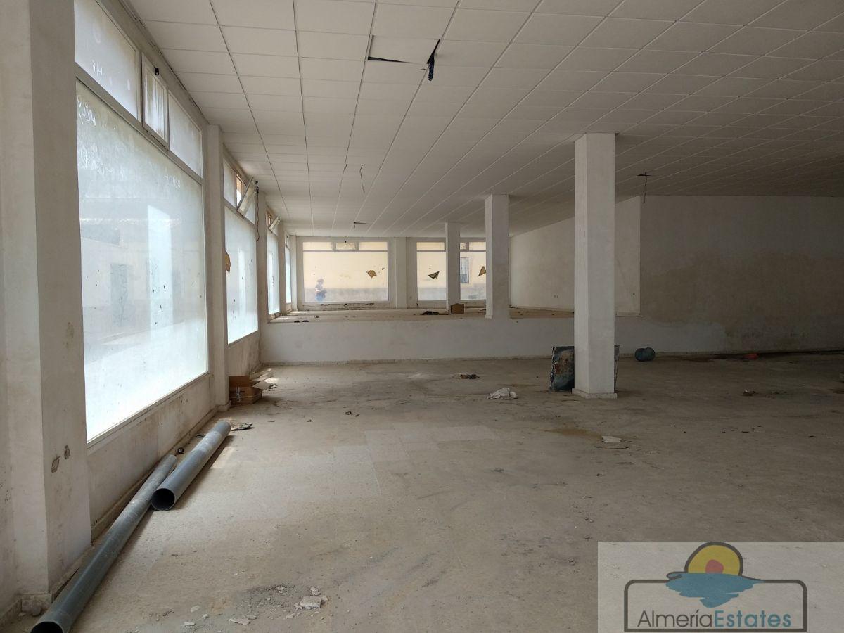 Venta de local comercial en Zurgena