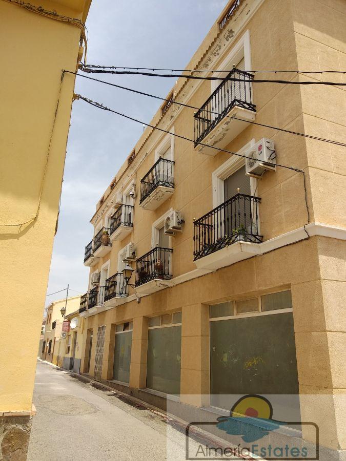 Venta de local comercial en Zurgena