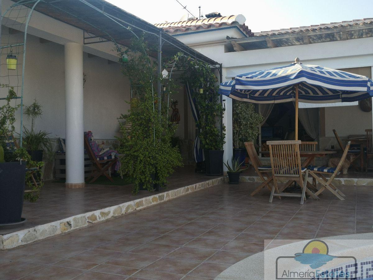 For sale of villa in Zurgena