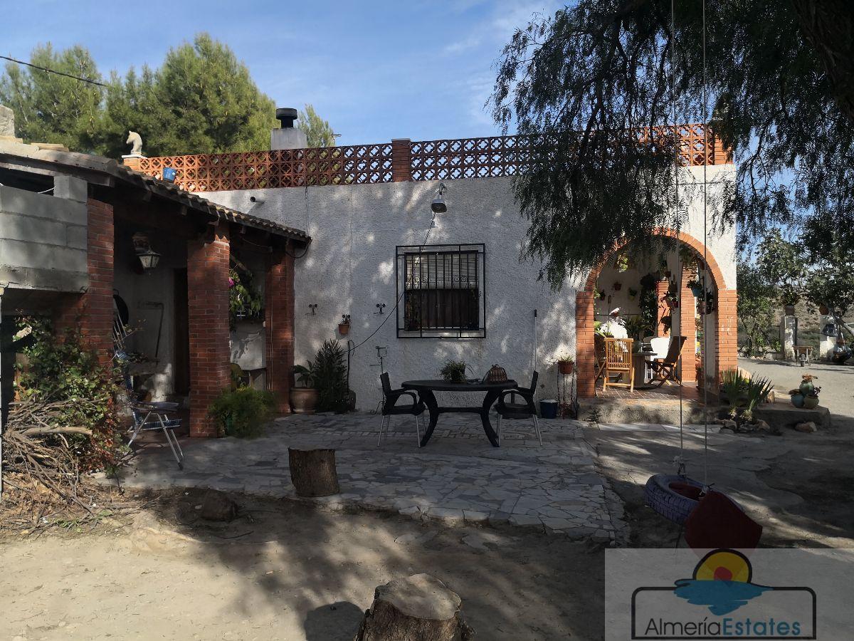 For rent of villa in Albox