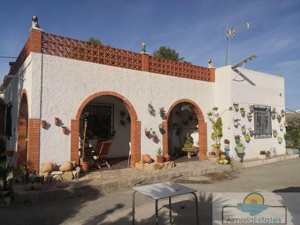 For rent of villa in Albox