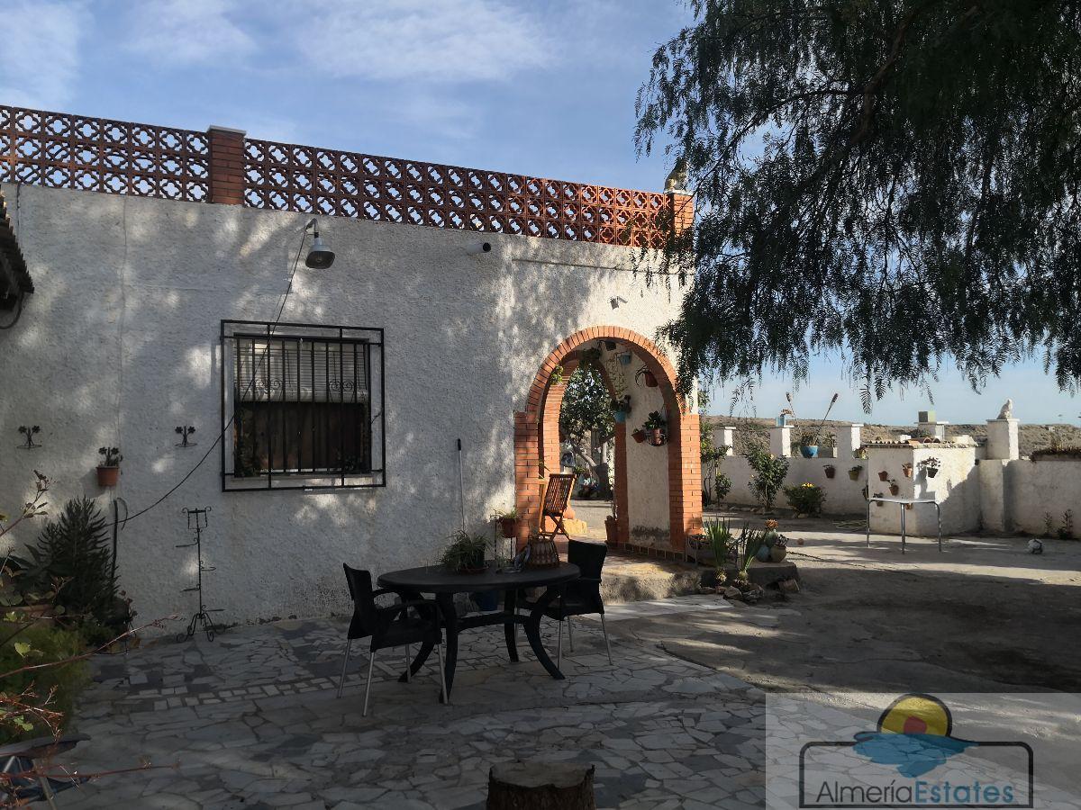 For rent of villa in Albox
