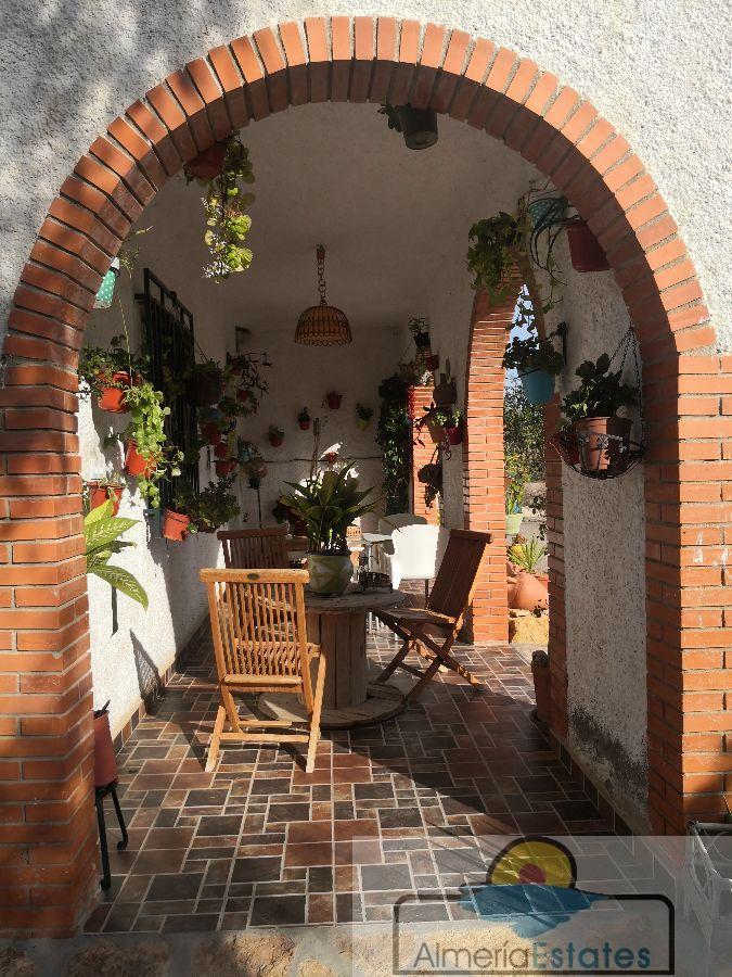 For rent of villa in Albox