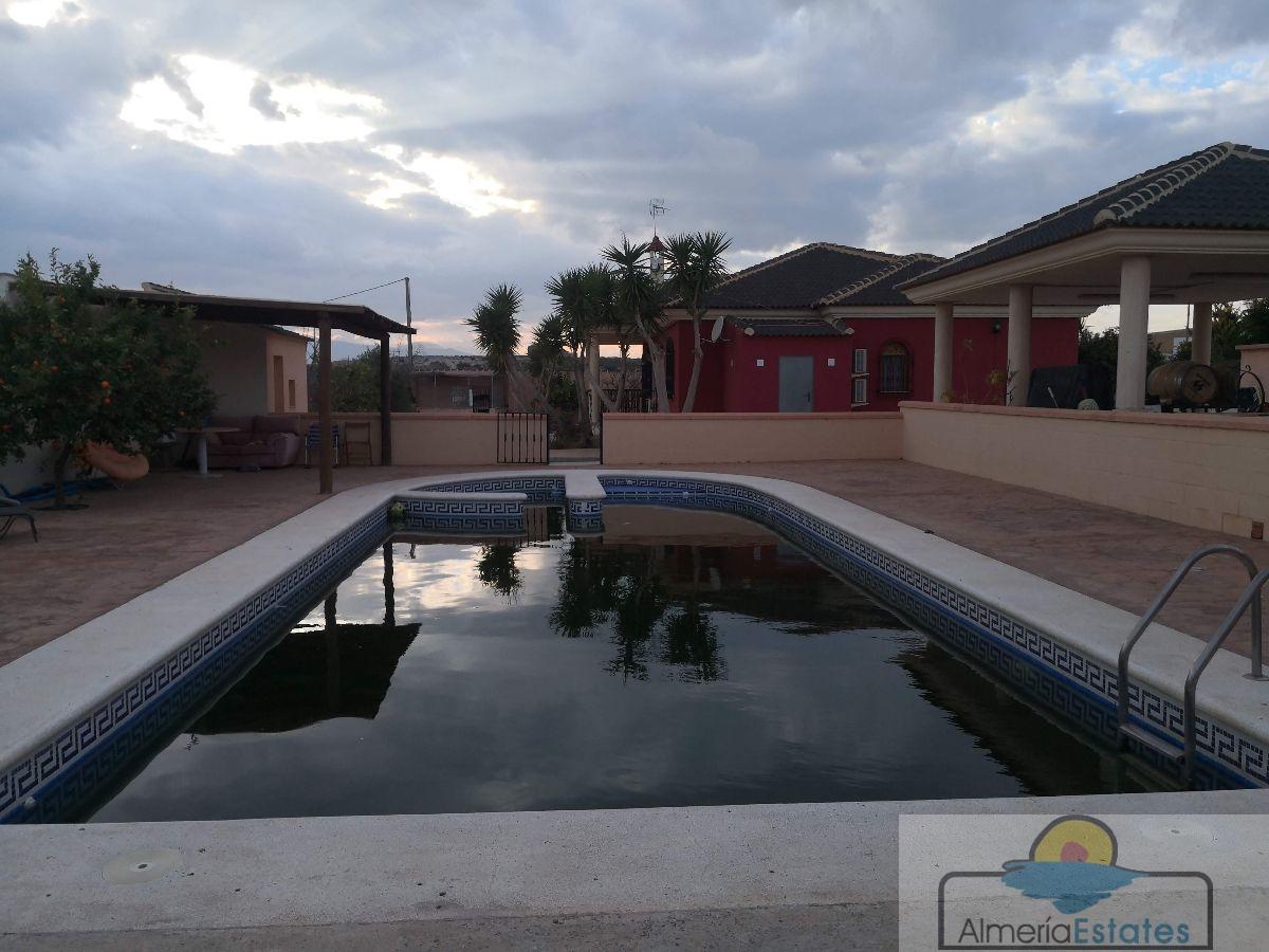 For sale of villa in Albox