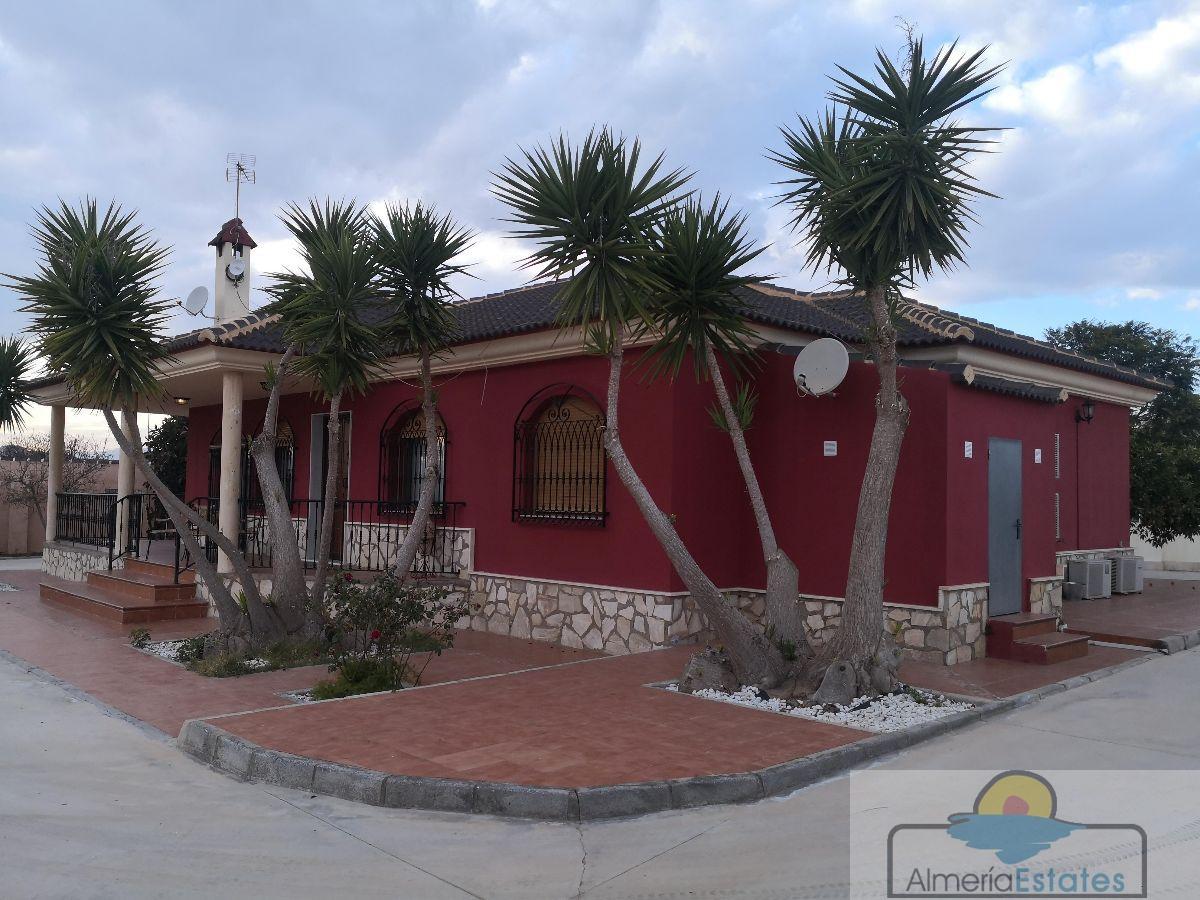 Venta de villa en Albox