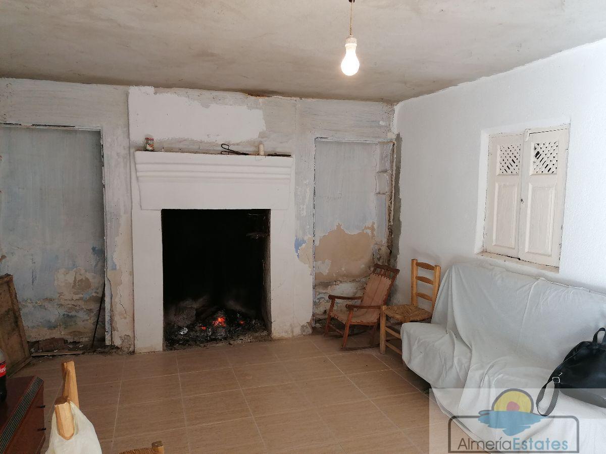 For sale of house in Oria