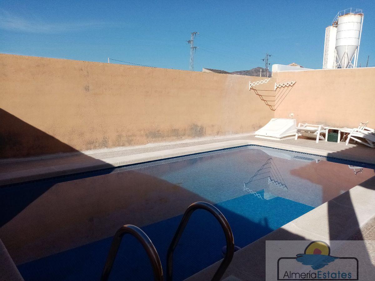Venta de villa en Zurgena