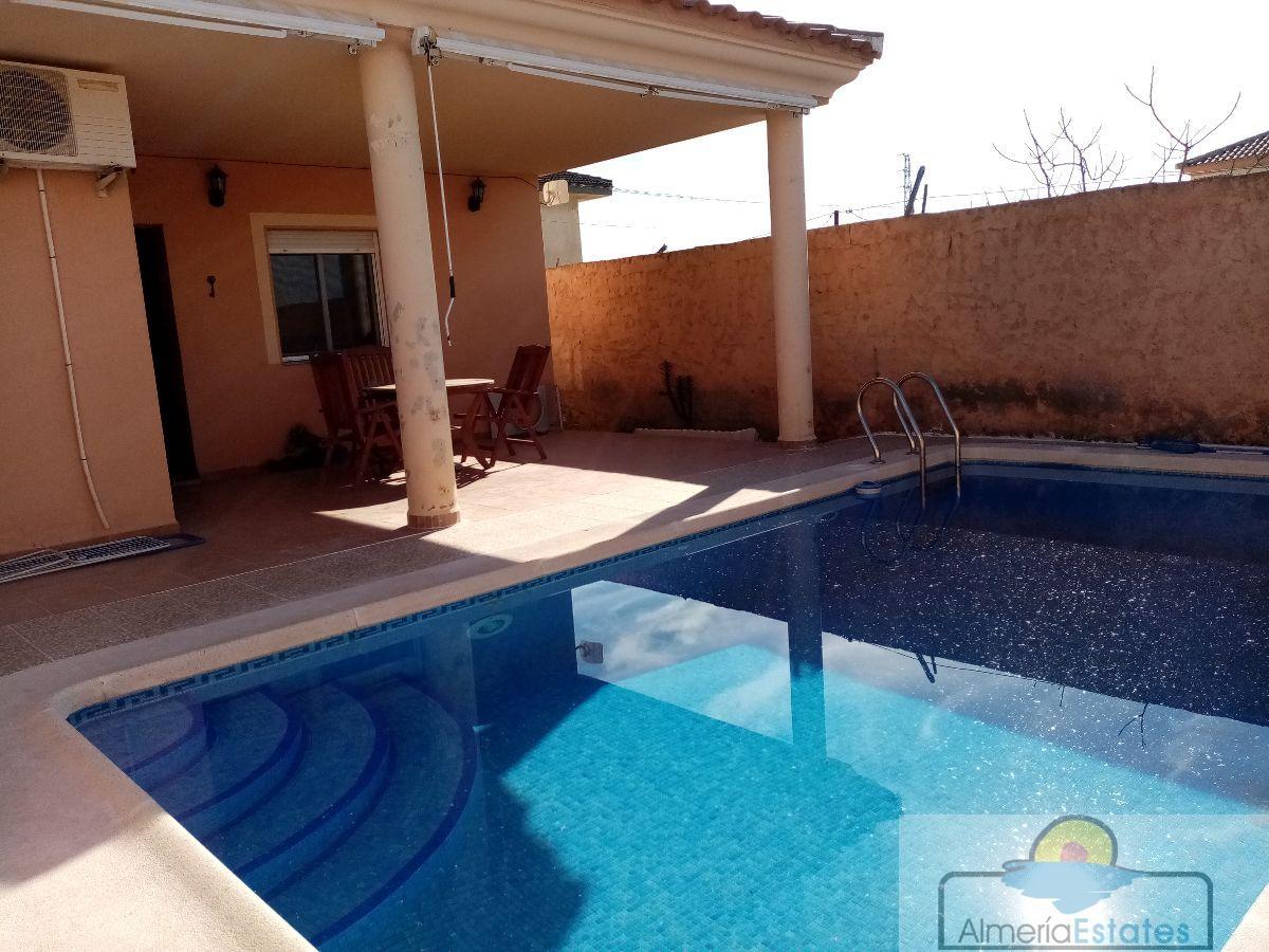 Venta de villa en Zurgena