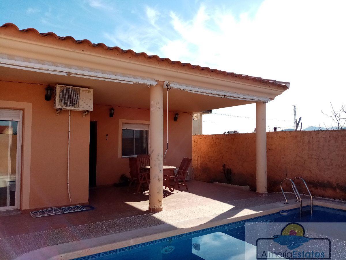 Venta de villa en Zurgena