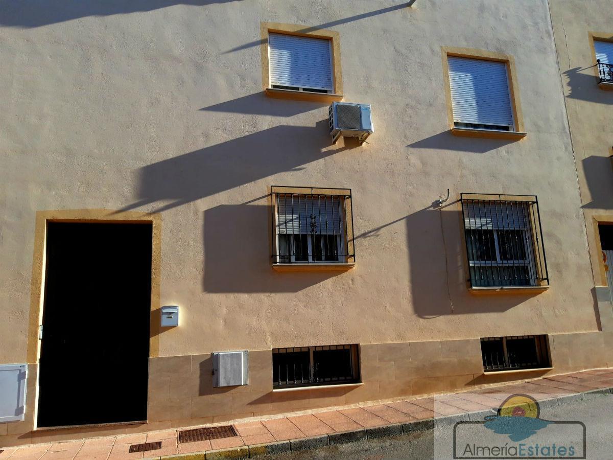 For sale of flat in Vélez-Rubio