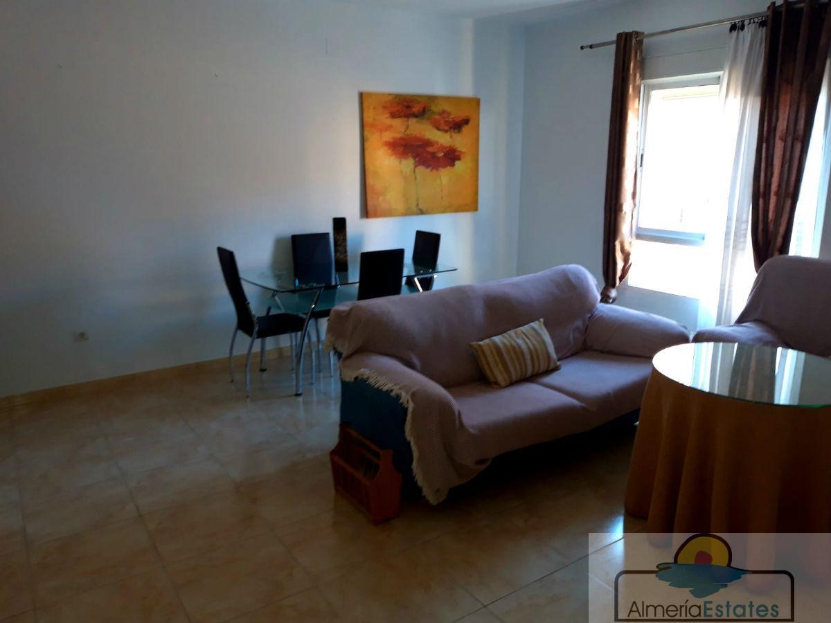 For sale of flat in Vélez-Rubio