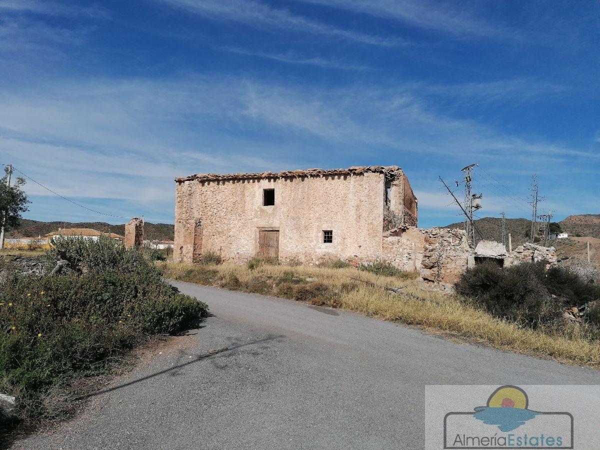 For sale of house in Arboleas