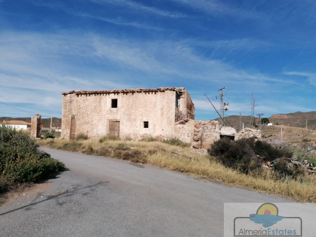 For sale of house in Arboleas