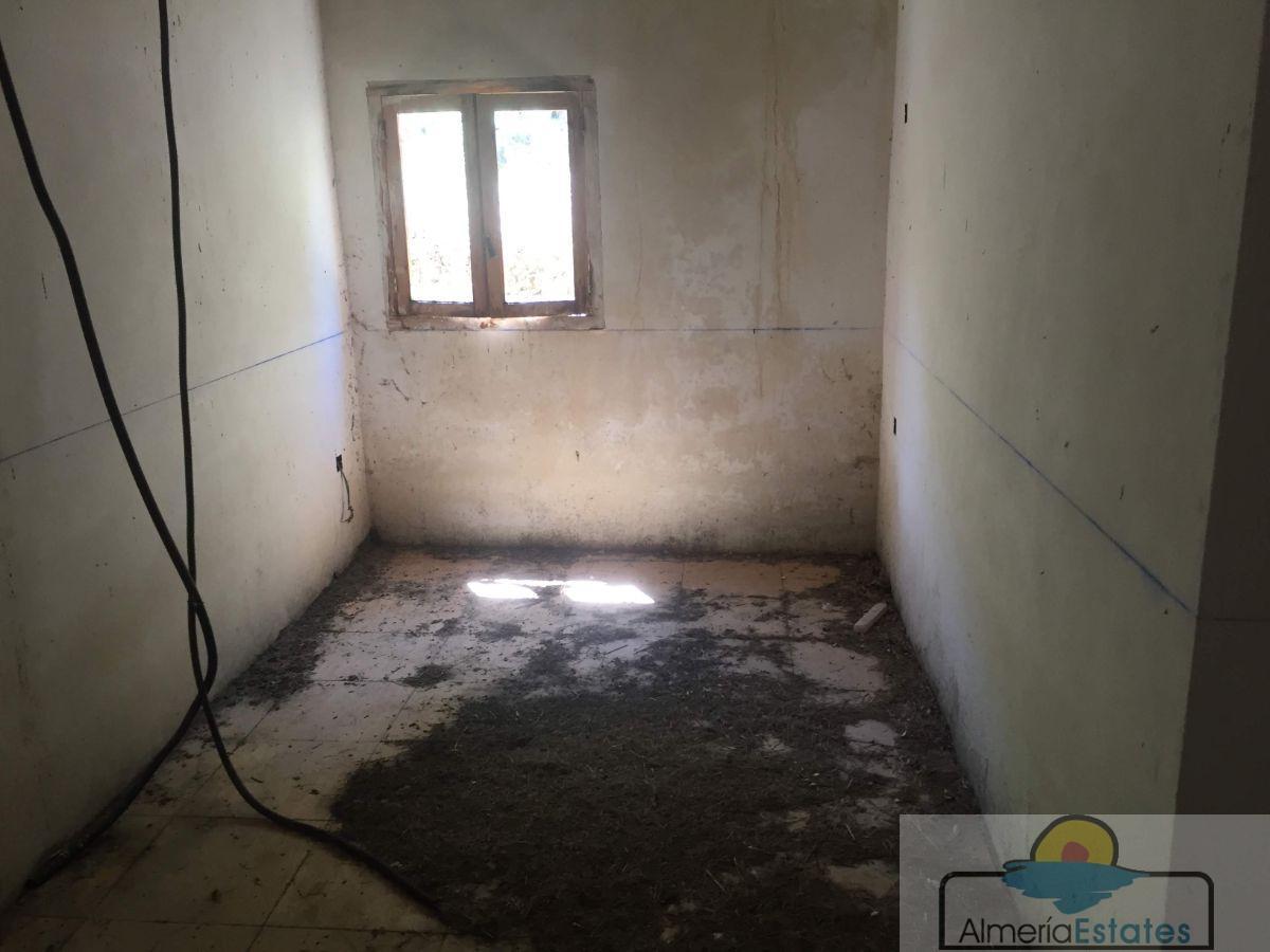 For sale of house in Vélez-Blanco