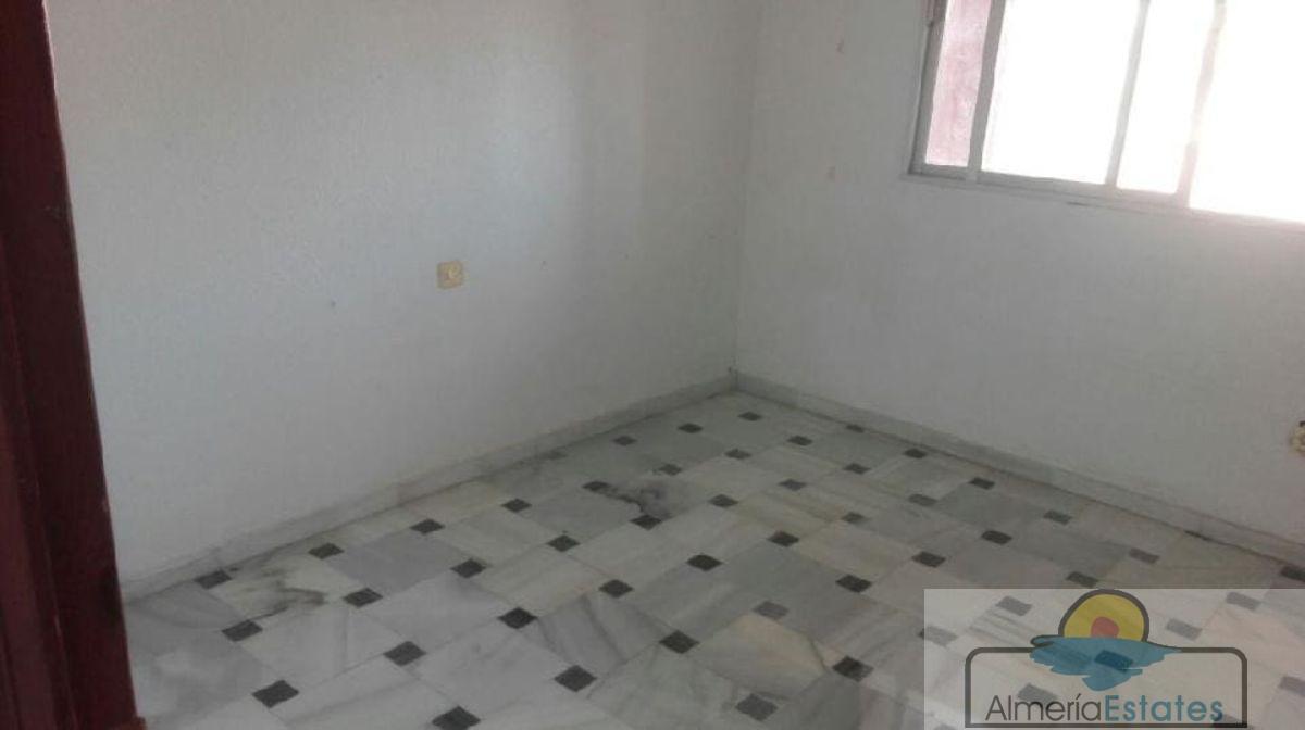 For sale of flat in Macael