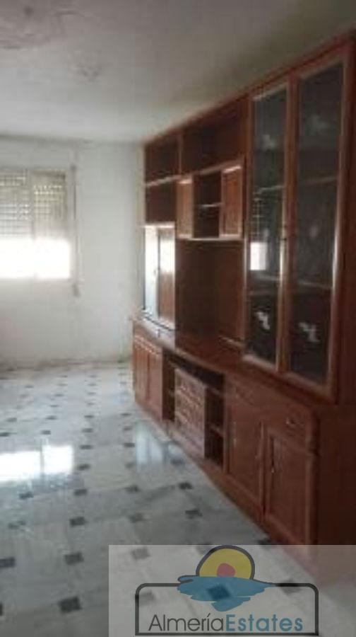 For sale of flat in Macael