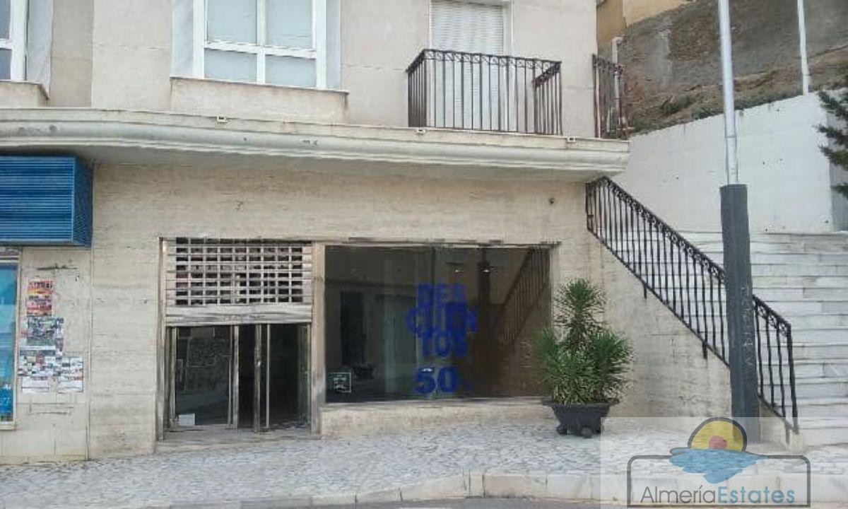 Venta de local comercial en Macael