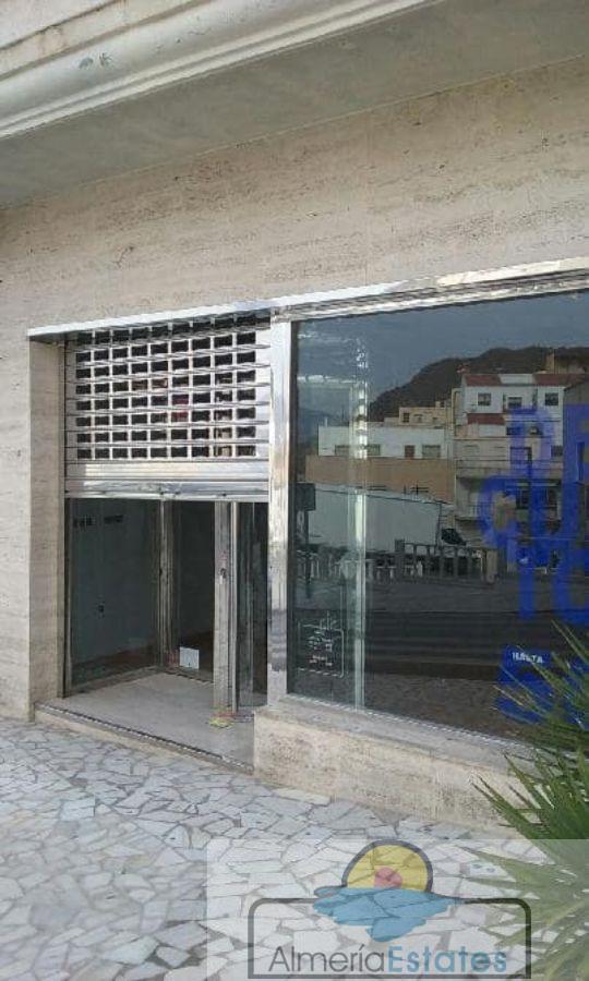 Venta de local comercial en Macael