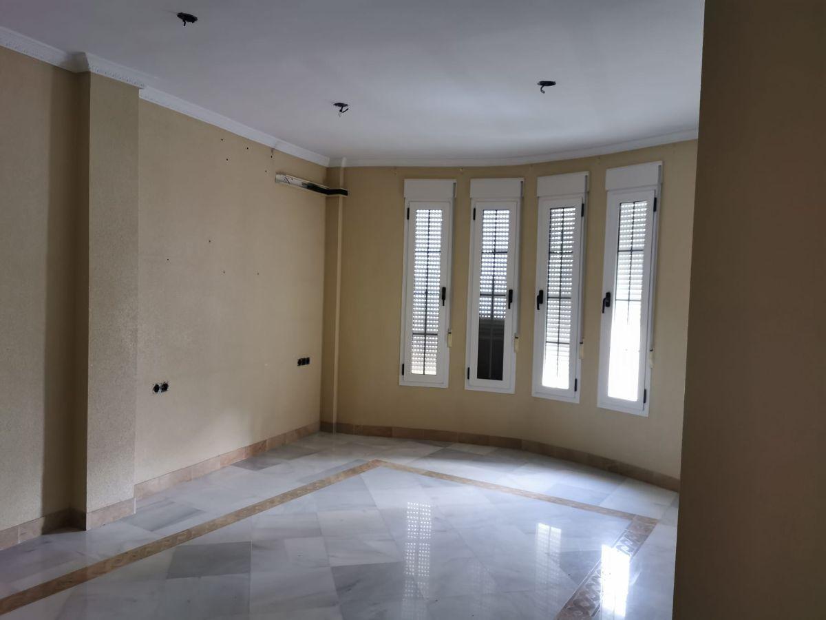 For sale of house in Macael
