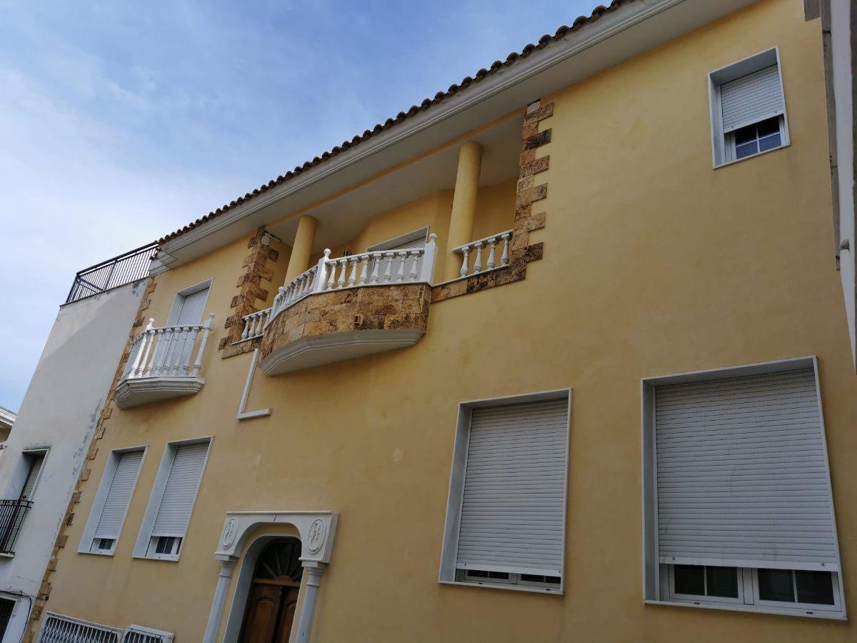 For sale of house in Macael