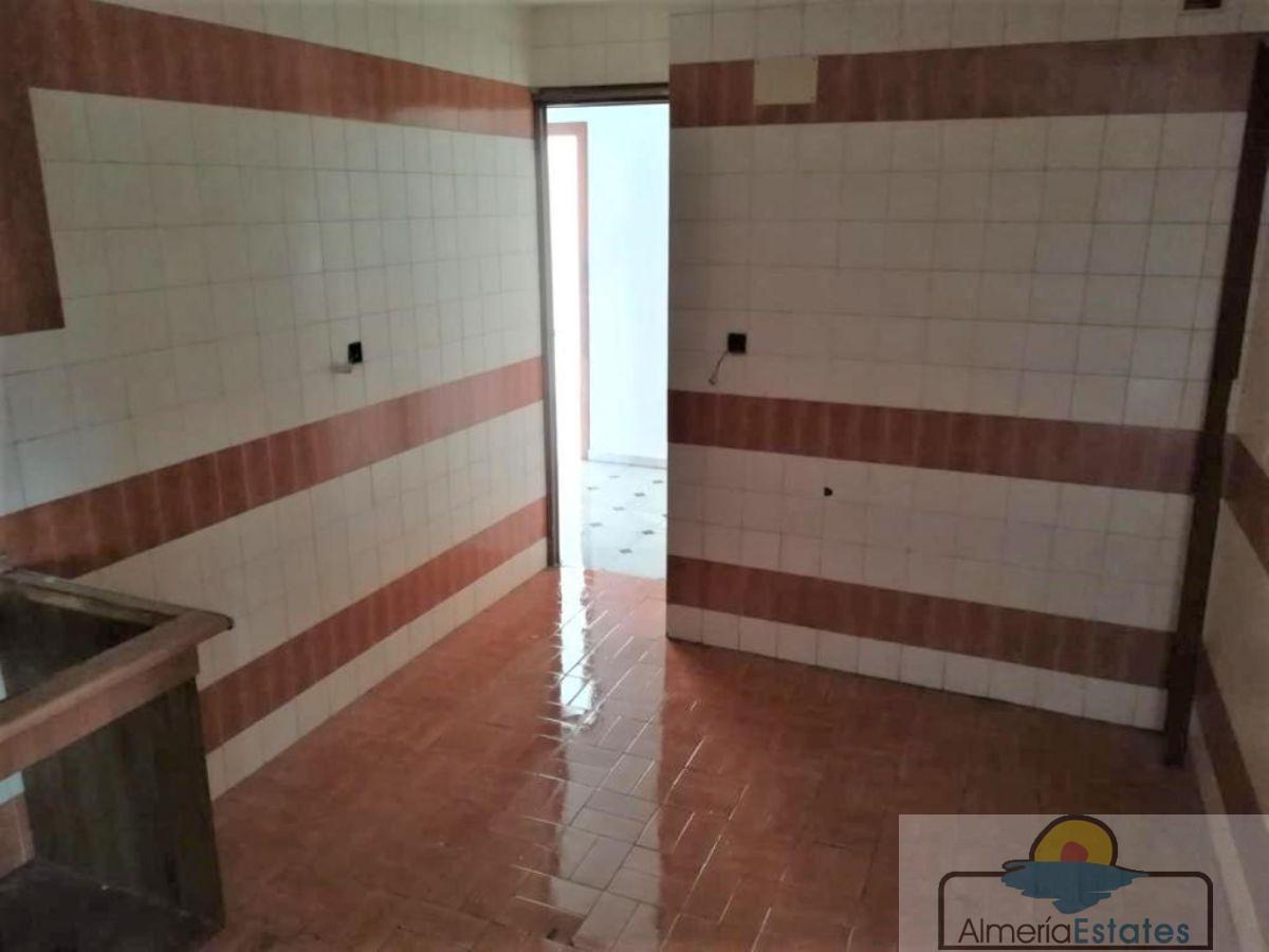 For sale of flat in Macael