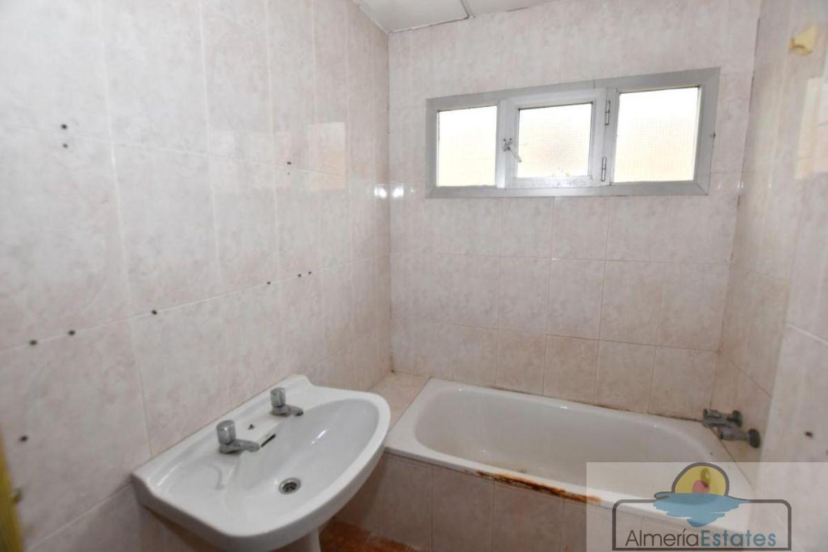 For sale of flat in Macael
