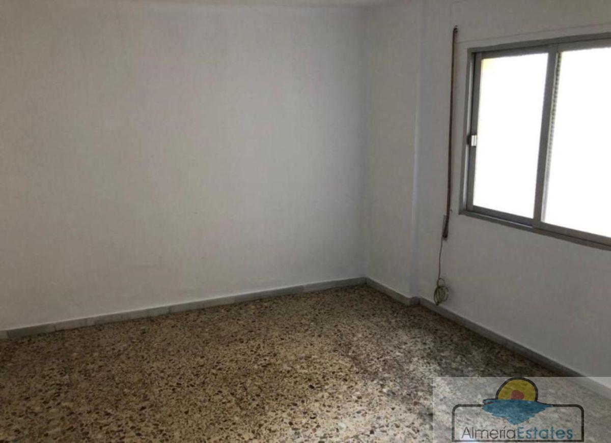 For sale of flat in Macael