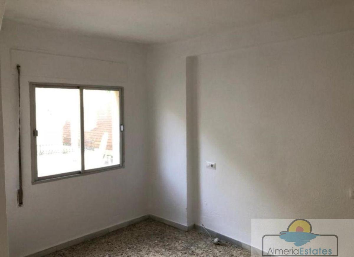 For sale of flat in Macael