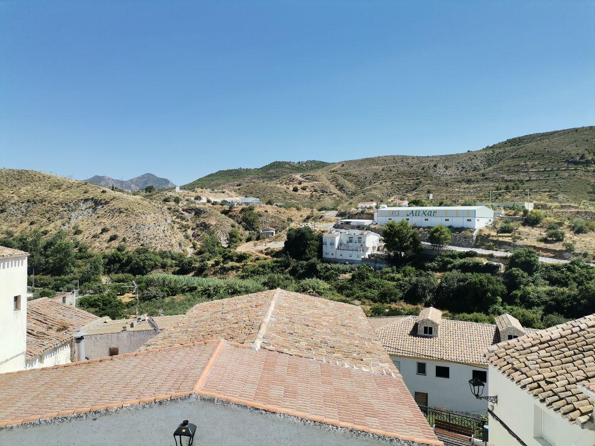 Venta de casa en Líjar