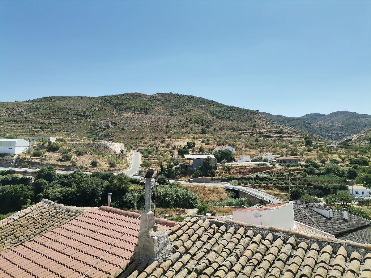Venta de casa en Líjar