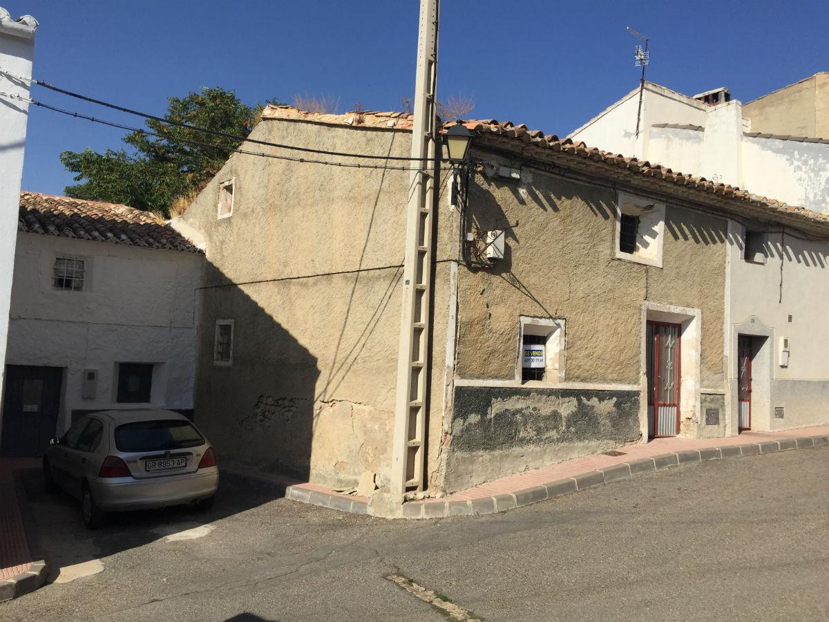 For sale of house in María