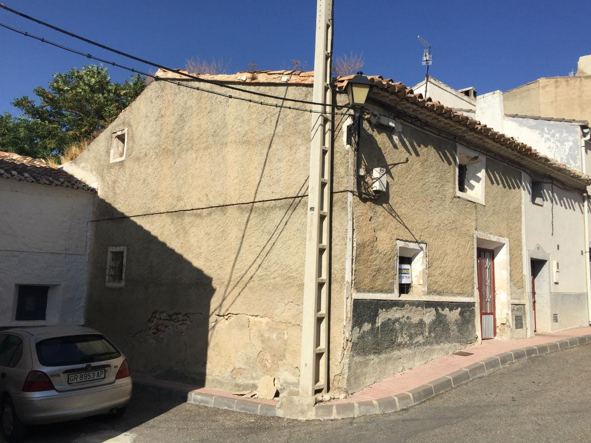 For sale of house in María